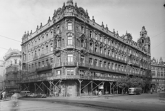 Magyarország, Budapest V., Váci utca - Szabad sajtó út sarok., 1960, UVATERV, autóbusz, német gyártmány, szovjet gyártmány, teherautó, utcakép, Ikarus-márka, Robur-márka, Ikarus 60, automobil, állvány, Moszkvics 423, Robur Garant, Budapest, Fortepan #10906