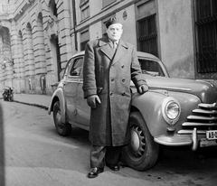 Magyarország, Budapest VIII., Puskin utca 4. és 6. A felvétel a Sörkatakomba előtt készült., 1959, Bauer Sándor, Skoda 1101/1102 Tudor, Budapest, Fortepan #109442