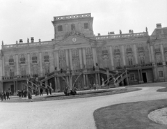 Magyarország, Fertőd, Esterházy kastély., 1970, Gyöngyi, kastély, szökőkút, szobor, park, lépcső, palota, rokokó stílus, Melchior Hefele-terv, Johann Ferdinand Mödlhammer-terv, Fortepan #10981