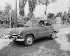 Magyarország, Miskolc,Miskolctapolca, Bencések útja (Zója utca), PM üdülő., 1959, Bauer Sándor, Moszkvics-márka, rendszám, Moszkvics 402, Fortepan #109914