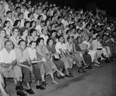 Magyarország, Budapest V., Károlyi kert, koncert., 1958, Bauer Sándor, közönség, nézőtér, sokaság, Budapest, Fortepan #110145