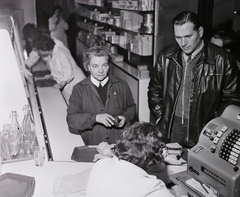 Hungary, Budapest I., Krisztina körút 55., KGMTI (Kohó-és Gépipari Minisztérium Tervező Irodái), önkiszolgáló büfé., 1962, Bauer Sándor, cash register, Budapest, Fortepan #110207