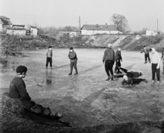 Magyarország, Szentendre, jégpálya a későbbi Rózsakert lakótelep helyén., 1961, Bauer Sándor, falu, tél, korcsolyázás, jég, Fortepan #110397