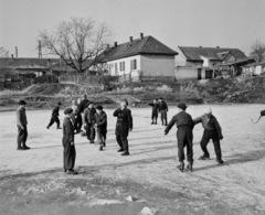 Magyarország, Szentendre, jégpálya a későbbi Rózsakert lakótelep helyén., 1961, Bauer Sándor, tél, korcsolyázás, gyerekek, jég, Fortepan #110399