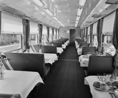 Hungary, Budapest VIII., Keleti pályaudvar, érkezési oldal, Utasellátó étkezőkocsi., 1975, Bauer Sándor, dining car, Budapest, Fortepan #110600