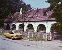 Magyarország, Dunaújváros, Szigeti út 2., Dunagyöngye Halászcsárda., 1970, Bauer Sándor, színes, Fiat-márka, rendszám, Fiat 850 Coupé, Fortepan #110718