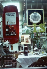 Hungary, Budapest VIII., József körút 43., Isolabella Kávé-Tea Ital szaküzlet., 1972, Bauer Sándor, colorful, Show window, Budapest, Fortepan #111114