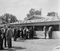 Magyarország, Ajka, Csingervölgy, bányásznapi ünnepség., 1959, Bauer Sándor, vendéglátás, felirat, sokaság, Fortepan #111246