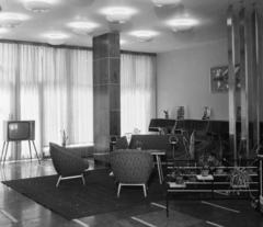 Magyarország, Esztergom, Bajcsy-Zsilinszky út, Fürdő Hotel, társalgó., 1967, Bauer Sándor, televízió, Videoton Super Star, Fortepan #111322