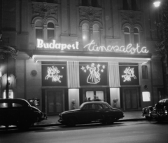 Magyarország, Budapest VI., Nagymező utca 17. Budapest Táncpalota (Moulin Rouge)., 1958, Bauer Sándor, utcakép, neonreklám, éjszaka, automobil, Zisz 110, mercedes w120, Wartburg 311/312, rendszám, neon felirat, Budapest, szórakozóhely, Fortepan #111439