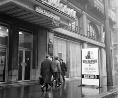 Magyarország, Budapest VIII., Rákóczi út 43., Palace Hotel., 1971, Bauer Sándor, reklám, felirat, szálloda, hirdető tábla, neon felirat, Budapest, bejárat, Fortepan #111469