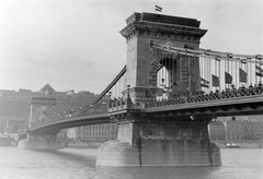 Magyarország, Budapest, Széchenyi Lánchíd., 1949, Fortepan, híd, ünnep, Duna, függőhíd, William Tierney Clark-terv, Fortepan #11168