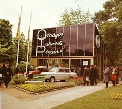 Magyarország, Városliget,Budapesti Nemzetközi Vásár, Budapest XIV., 1967, Bauer Sándor, színes, Zaporozsec-márka, nemzetközi vásár, Oldsmobile-márka, OTP, neon felirat, Budapest, Fortepan #111844