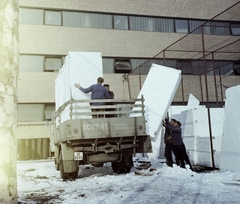 Magyarország, Budapest XXII., Nagytétényi út 216-218., Hungária Műanyagfeldolgozó Vállalat., 1972, Bauer Sándor, tél, színes, IFA-márka, IFA W50, rendszám, rakodás, Budapest, Fortepan #111977