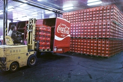 Hungary, Budapest X., Bánya utca 35., Magyar Likőripari Vállalat Kőbányai Likőrgyára, Coca-Cola palackozó üzem., 1975, Bauer Sándor, colorful, Hungarian brand, commercial vehicle, Csepel-brand, number plate, trolley, Csepel D450, Budapest, Fortepan #112051