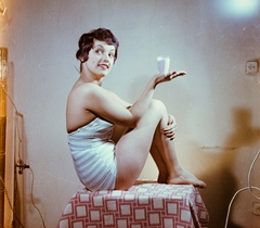 Hungary, Dévényi Cecília színművésznő., 1962, Bauer Sándor, ad, bathing suit, colorful, Fortepan #112127