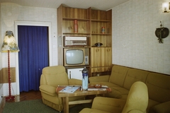 Magyarország, Budapest IX., Ferde utca 1., a Hotel Aero egyik szobája., 1970, Bauer Sándor, színes, Budapest, Videoton Record, Videoton R4900 Melodya, hotelszoba, Fortepan #112520