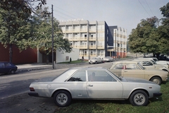 Magyarország, Budapest XII., Eötvös út 40., Hotel Olimpia., 1972, Bauer Sándor, színes, Fiat 127, Polski Fiat 125p, Volkswagen Bogár, Mercedes W115, Budapest, Mercedes W108, Fiat 130 Coupé, Ford Taunus P4, Fortepan #112529