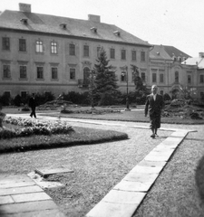 Magyarország, Eger, Érseki Palota kertje., 1937, Gyöngyi, püspöki palota, Fortepan #11262