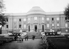 Magyarország, Debrecen, Déri Múzeum., 1937, Gyöngyi, park, múzeum, pad, zászlórúd, neobarokk stílus, Györgyi Dénes-terv, Münnich Aladár-terv, Fortepan #11275