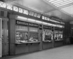 Hungary, Budapest VI., Teréz (Lenin) körút, Nyugati Pályaudvar., 1965, Bauer Sándor, newsstand, candy store, tobacco, Budapest, Fortepan #113816