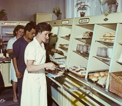 Hungary, Budapest X., Fehér út 10., a Finommechanikai Vállalat önkiszolgáló büféje., 1962, Bauer Sándor, colorful, pastry, self-serving restaurant, Budapest, Fortepan #114010