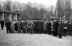 Magyarország, Budapest X., Kozma utcai izraelita temető. Az első sorban balról a második Salgó László főrabbi, a harmadik Seifert Géza a MIOK elnöke, a sor jobb szélén dr. Benoschofsky Imre főrabbi., 1966, Bauer Sándor, Budapest, Fortepan #114320