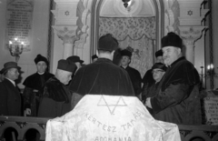 Magyarország, Budapest VIII., József körút 27., az Országos Rabbiképző Intézet zsinagógája., 1963, Bauer Sándor, vallás, zsinagóga, zsidóság, rabbi, Budapest, héber írás, Dávid csillag, oszlopfő, Fortepan #114400