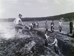 Németország, Tremsdorf, Reichsarbeitsdienst (RAD) tábor lakói árkot ásnak a falu mellett., 1938, Buzinkay Géza, Fortepan #114541