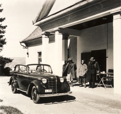 Magyarország, Mónosbél, Dózsa György út 12., Szabó kúria., 1939, Buzinkay Géza, rendszám, automobil, Opel-márka, Opel Kadett, kabrió, Fortepan #114637