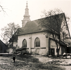 Slovakia, Plešivec, a református templom és mellette a harangtorony., 1940, Buzinkay Géza, church, gothic, pointed arch, Fortepan #114670