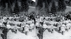 Romania,Transylvania, Brașov, táncoló oláhok (zsunik)., 1905, Fortepan/Album007, dance, folk costume, stereophoto, violin, cobza, folk customs, căluș dance, Fortepan #114824