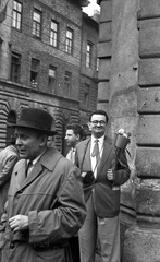 Magyarország, Budapest VII., István (Landler Jenő) utca - Nefelejcs utca sarok, május 1-i felvonulók., 1960, Móra András, Budapest, fényképezőgép, Fortepan #114888