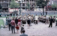 Magyarország, Budapest VIII.,Budapest V., térzene a Múzeumkertben, szemben a Múzeum körút., 1961, Móra András, színes, fúvószenekar, Budapest, Fortepan #114998