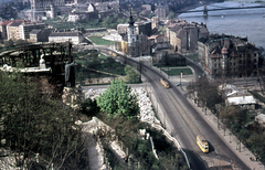 Magyarország, Gellérthegy, Budapest I., kilátás a Döbrentei tér, az Alexandriai Szent Katalin-templom felé. Előtérben a Szent Gellért szobor., 1960, Móra András, templom, színes, villamos, Ganz-márka, Ganz TM, Budapest, Szent Gellért-ábrázolás, Fortepan #115003