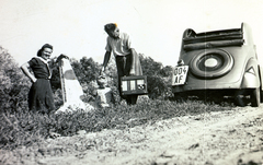 1939, Kelemen Zsuzsa, Fiat-márka, olasz gyártmány, Fiat 500 Topolino, rendszám, harckocsi akadály, rádió, Fortepan #115095