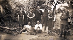 1930, Zsivkov Anita - Koós Árpád / Kocsis András fényképei, sitting with hands on knees, prop up on elbows, Fortepan #115205