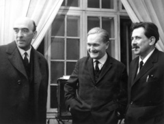 Magyarország, Budapest VIII., Major Tamás színművész, rendező, Németh László író és Aczél György kultúrpolitikus 1966. február 23-án a Kossuth Klubban., 1966, Németh László Társaság, híres ember, Budapest, Fortepan #115405