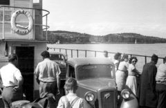 Hungary,Lake Balaton, Tihany, a Komp I. üzemben Szántód felé., 1957, Répay András, ferry, Austin-Brand, automobile, Komp I. ship, Fortepan #115456