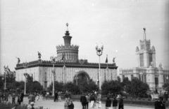 Oroszország, Moszkva, Népgazdaság Eredményeinek Kiállítása (később Összoroszországi Kiállítási Központ), balra Ukrajna pavilonja., 1958, Répay András, Szovjetunió, szocreál, vásár, nemzeti örökség, Fortepan #115482