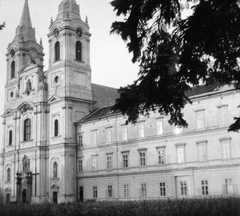 Hungary, Zirc, Ciszterci apátság., 1950, Gyöngyi, church, photo aspect ratio: square, abbey, Fortepan #11555