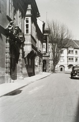 Magyarország, Sopron, Templom utca a Fő (Ferenc József) tér felé nézve. Balra az Esterházy-palota (később Központi Bányászati Múzeum) és a Vármegyeháza (később Járási Hivatal). Szemben a Fabricius-ház., 1938, Széman György, Fortepan #115696