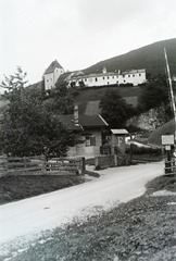 Austria, Mühlbachl, Ellbögener Strasse, fenn a Burg Trautson (vagy más néven Schloss Matrei am Brenner)., 1937, Széman György, barrier, castle, Fortepan #115742