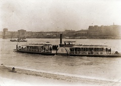 Hungary, Budapest V.,Budapest I., budai alsó rakpart a Széchenyi István (Ferenc József) tér felé nézve, balra a Széchenyi Lánchíd., 1905, Széman György, ship, steamboat, Budapest, Lokalboot VI.-ship, Fortepan #115780