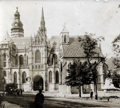 Slovakia, Košice, Fő utca (ulica Hlavná), Szent Erzsébet-főszékesegyház (Dóm), előtte a Szent Mihály-templom., 1906, Széman György, church, monument, Catholic Church, chapel, gothic, Cathedral, Fortepan #115793