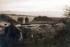 Olaszország, Savogna d'Isonzo, Rubbia kastélyának környéke, Via Primož Trubar, balra a vasúti híd a Vipava folyón., 1916, Széman György, első világháború, épületkár, viadukt, Fortepan #115869