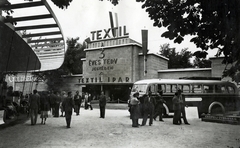 Hungary, Budapest XIV., 1948, Fortepan, bus, genre painting, visitors, Budapest, textile industry, Fortepan #115947