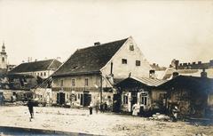 Slovakia, Bratislava, námestie Slovenského národného povstania (ekkor Vásár tér), a Kenyérpiac környéke, balra a háttérben az Irgalmasok templomának tornya látszik., 1900, Jurányi Attila, church, shop, Baroque-style, tower, vanished building, Fortepan #116016