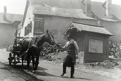 Magyarország, Tabán, Budapest I., Kereszt tér a Hadnagy utca felé nézve, Farkas Béla vendéglője., 1925, Lettner József, Dreher-márka, ló, bódé, Budapest, Fortepan #116148