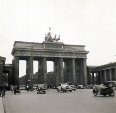 Germany, Berlin, Brandenburgi kapu., 1937, Lettner József, bicycle, automobile, Fortepan #116173